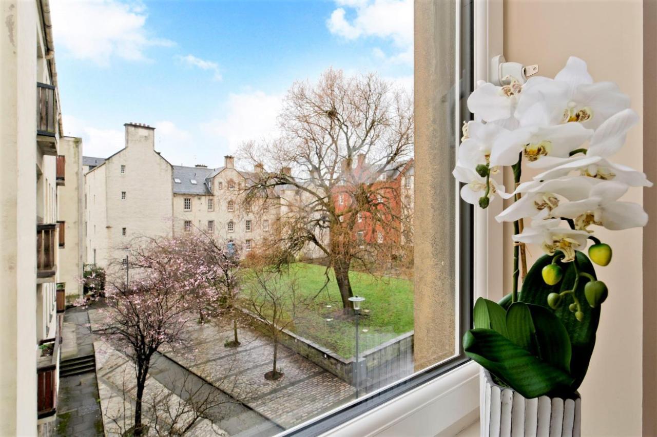Charming Old Town 2 Bed Apt, 2Mins From Royal Mile Edimburgo Exterior foto